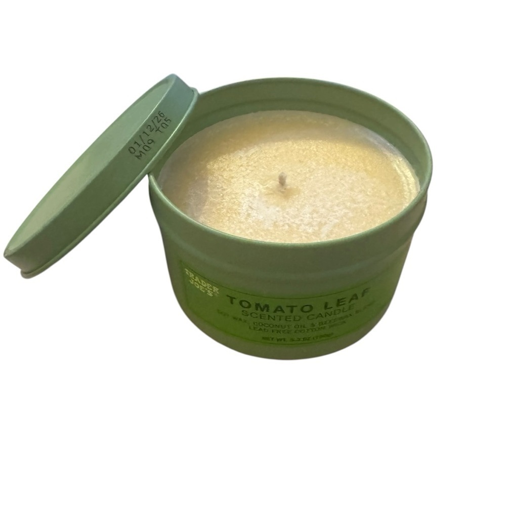 Soy wax coconut beewax blends candle Tomato Leaf in sage tin Trader Joe’s 5.3oz - Picture 2 of 7